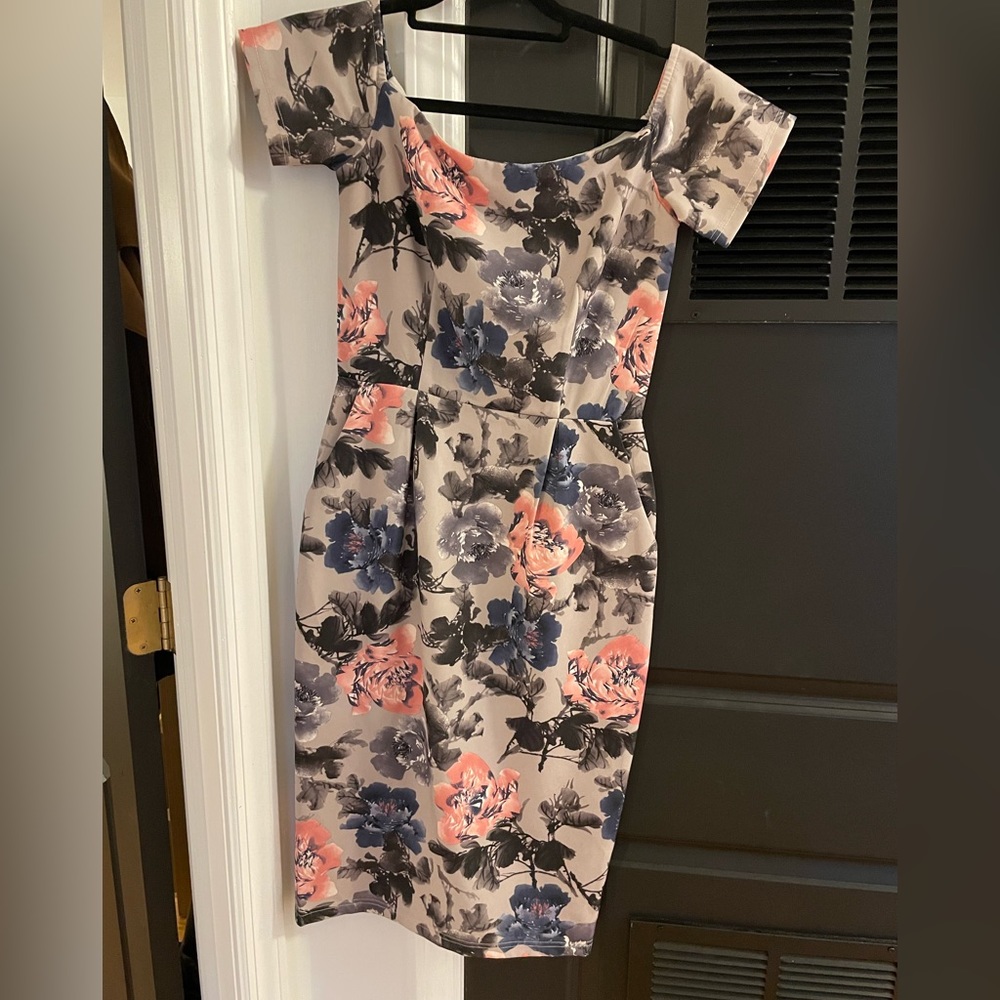Paper Dolls Pencil Dress In Bold Floral Print - Picture 7 of 9